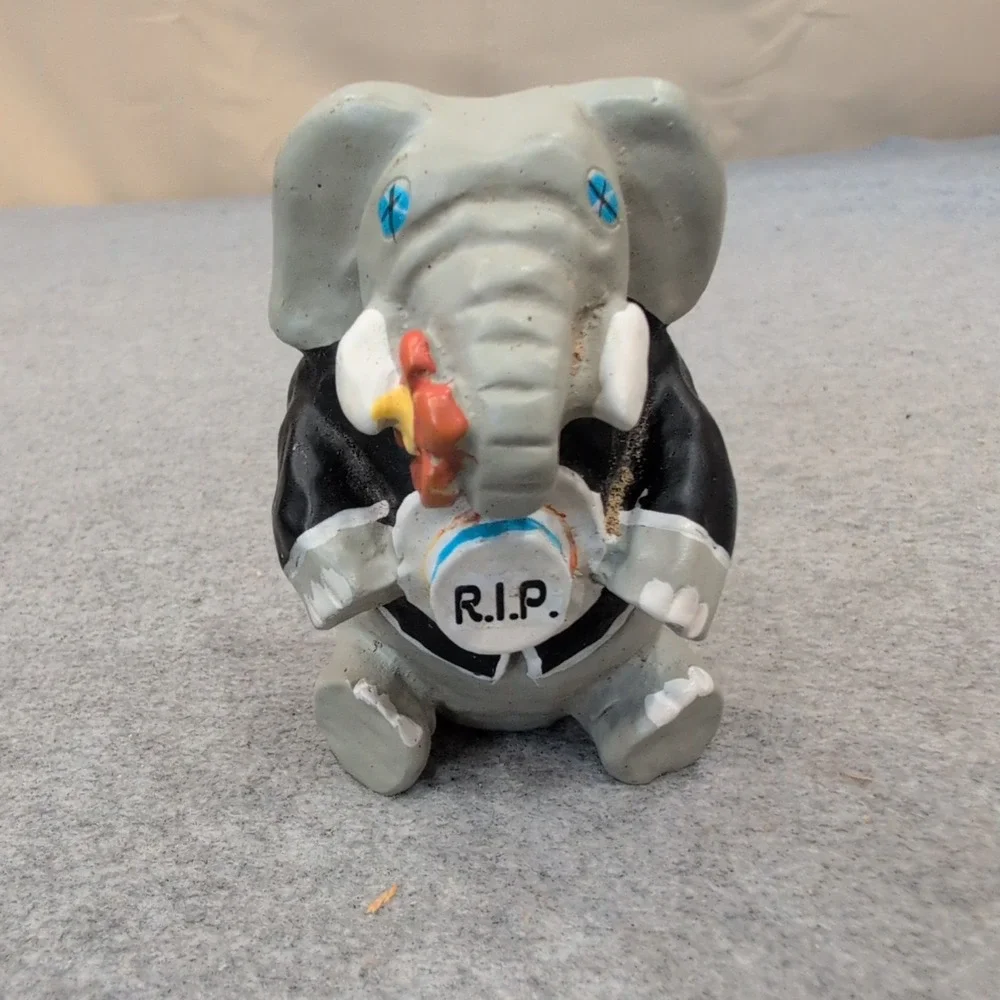 Vintage 1988 Terry Estvold RIP GOP Elephant Tuxedo Figurine Political Satire - Picture 4 of 4